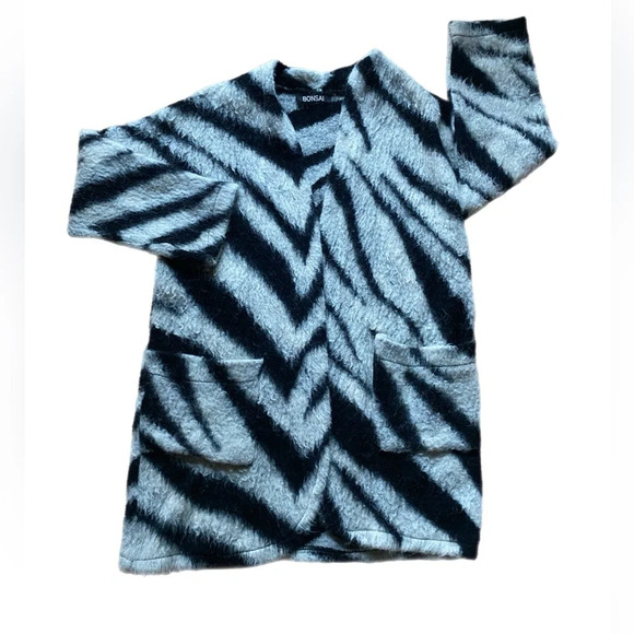 Bonsai Wool Blend Zebra Animal Print Fuzzy Cardigan Sweater Large - Picture 1 of 5